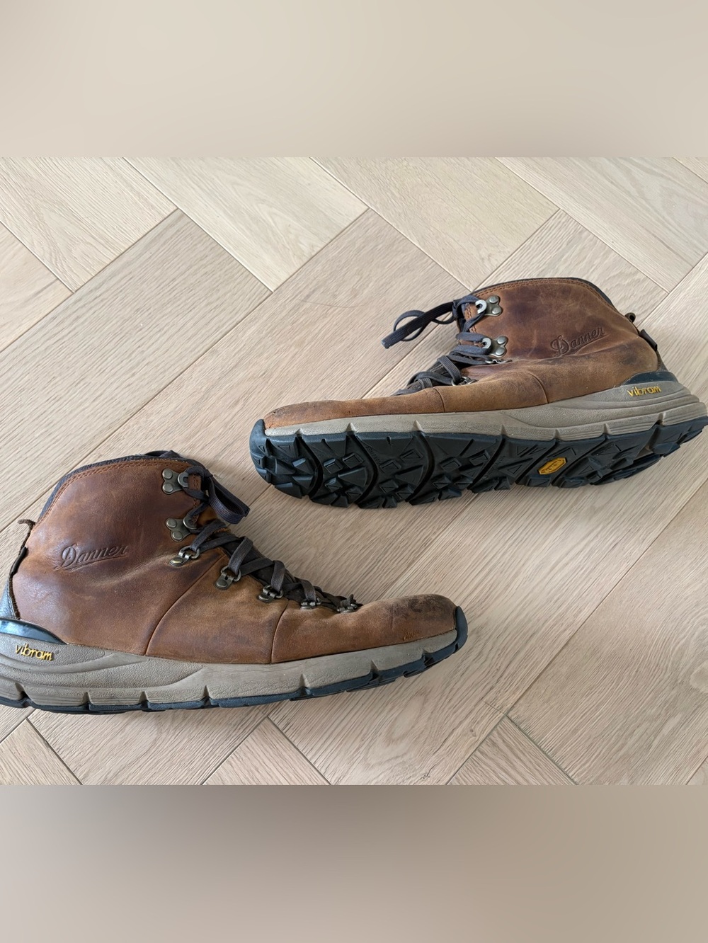 Danner Mountain 600 Hiking Boots Brown Suede Vibram Waterproof Men's Size 12